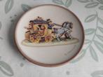 Goebel Hummel miniatuur bordje nr. 897, Ophalen of Verzenden, Zo goed als nieuw, Hummel