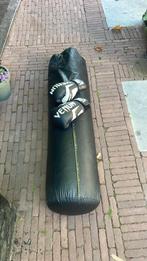 Boxbal met boxhandschoenen, Ophalen, Zo goed als nieuw, Bokshandschoenen