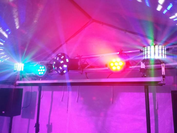 Feestverlichting feestje huren verhuur Veenendaal Ede Arnhem, Hobby en Vrije tijd, Feestartikelen | Verhuur, Zo goed als nieuw