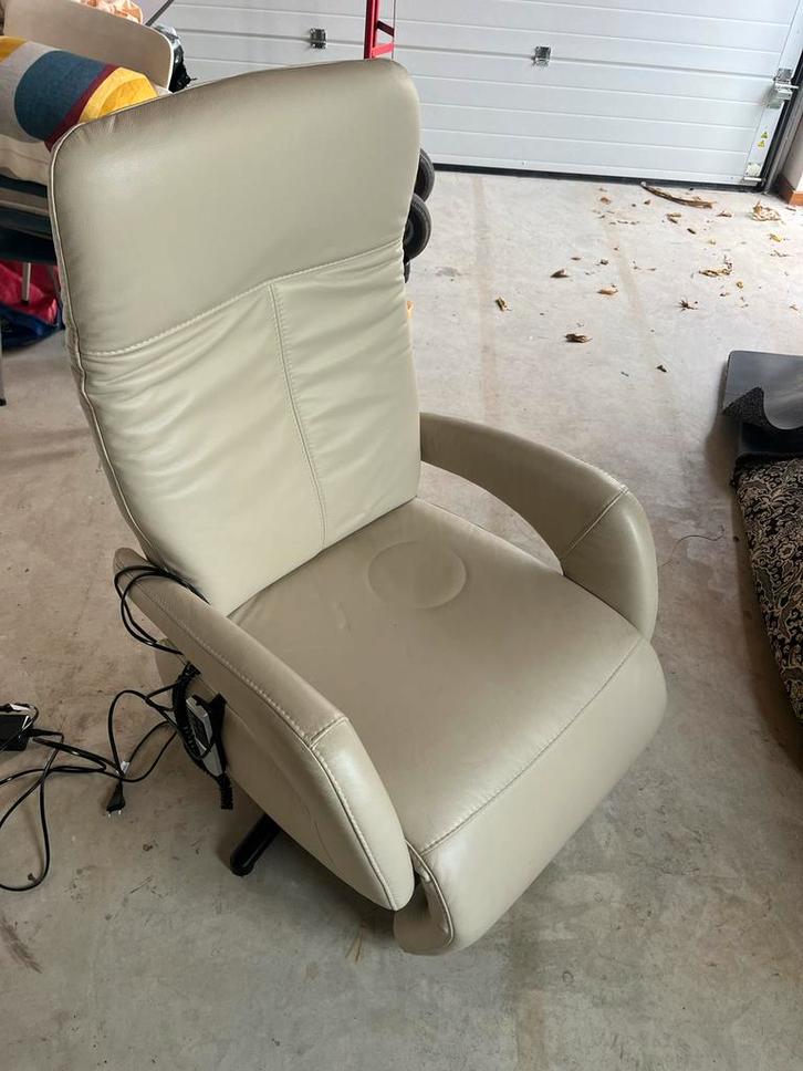Leren Relaxfauteuil met Verstelbare Functies, Huis en Inrichting, Fauteuils, Gebruikt, Leer, 75 tot 100 cm, Ophalen