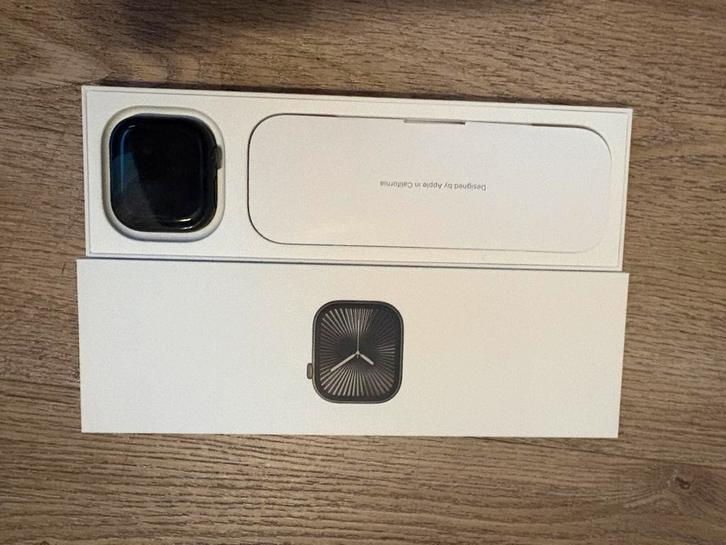 Apple Watch Series 10 CELL 46mm Slate Titanium Black, Sieraden, Tassen en Uiterlijk, Smartwatches, Zo goed als nieuw, iOS, Zwart