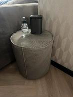 Grijze poef, Ophalen, Zo goed als nieuw, Rechthoekig, Minder dan 50 cm