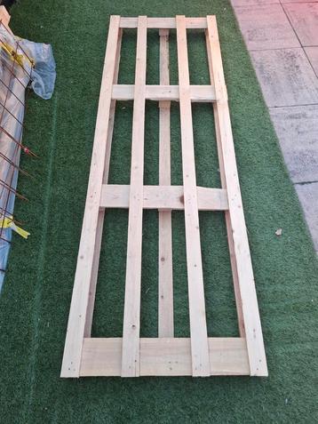 pallet nieuw 2 stuks voor bijvoorbeeld loungebank beschikbaar voor biedingen