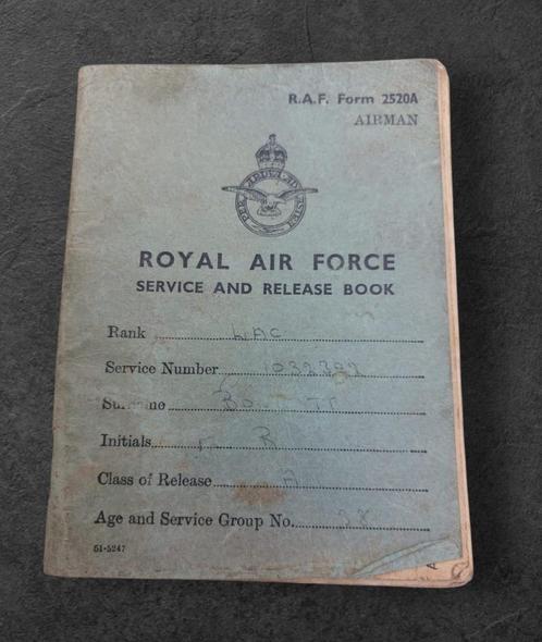 British WO2 Royal Airforce Service and Release book named, Verzamelen, Militaria | Tweede Wereldoorlog, Luchtmacht, Boek of Tijdschrift