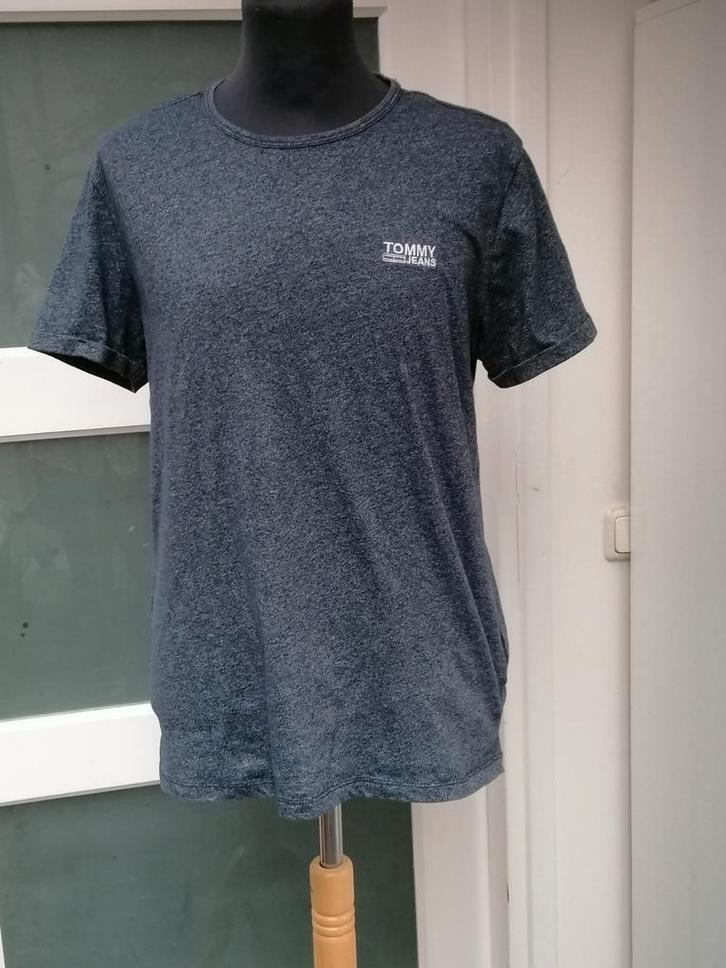 Simpel en mooi Tommy Hilfiger t-shirt maat M blauw, Kleding | Heren, T-shirts, Zo goed als nieuw, Maat 48/50 (M), Blauw, Ophalen of Verzenden