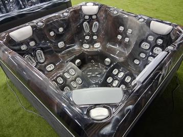 Wellis spa erg luxe jacuzzi in nieuwstaat incl garantie  beschikbaar voor biedingen