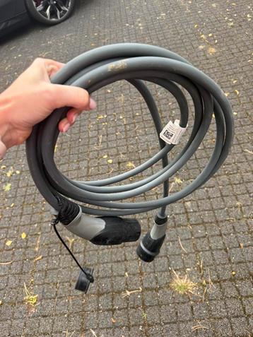 Laadkabel  beschikbaar voor biedingen