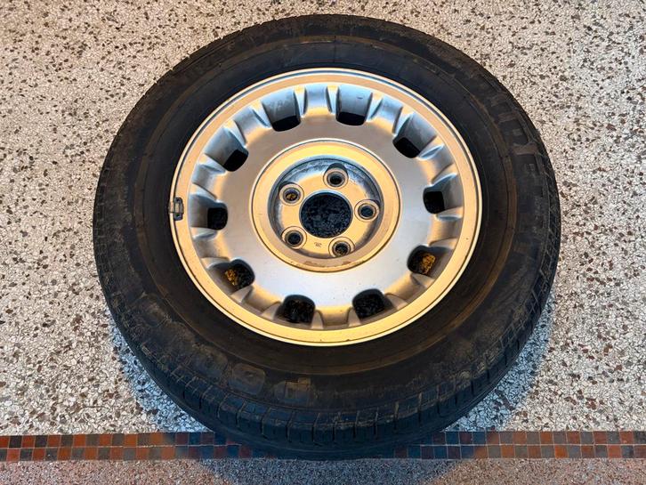 Daimler V8 1998 Reservewiel 16” Crown Jaguar XJ, Auto-onderdelen, Banden en Velgen, Banden en Velgen, Zomerbanden, 16 inch, 225 mm