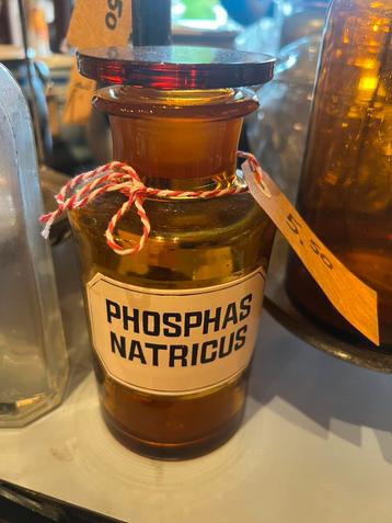 Antieke apothekers fles beschikbaar voor biedingen