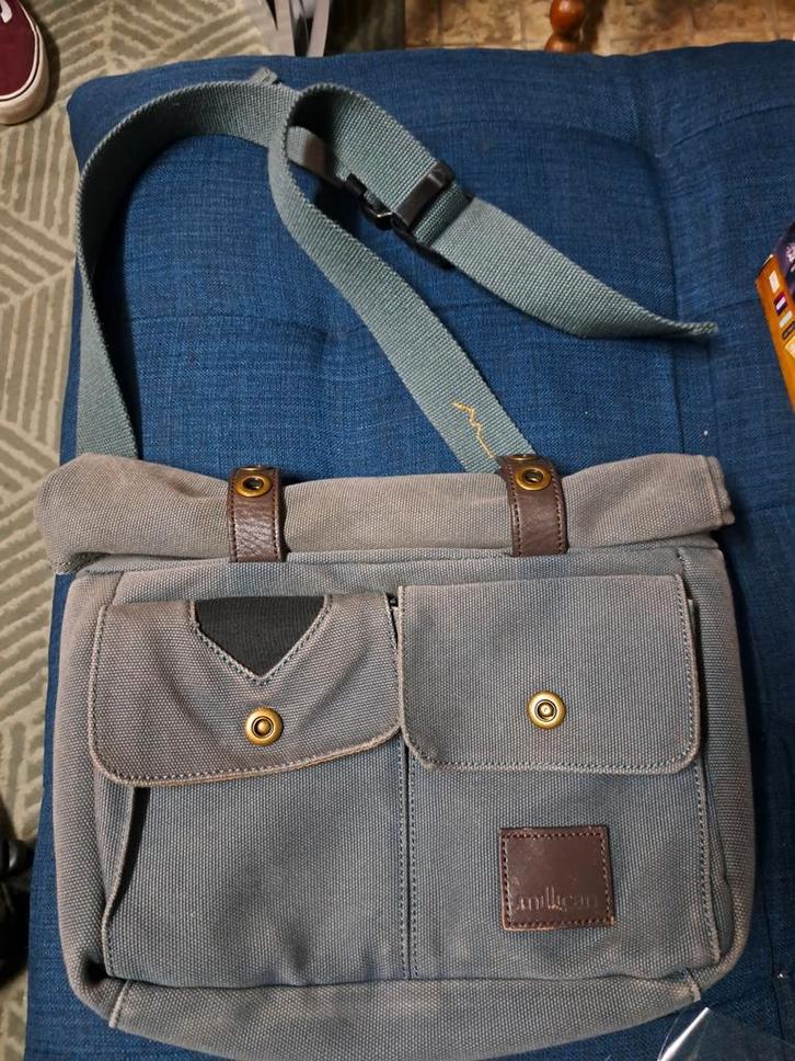 Mooie Schoudertas, Sieraden, Tassen en Uiterlijk, Tassen | Damestassen, Gebruikt, Schoudertasje, Grijs, Ophalen