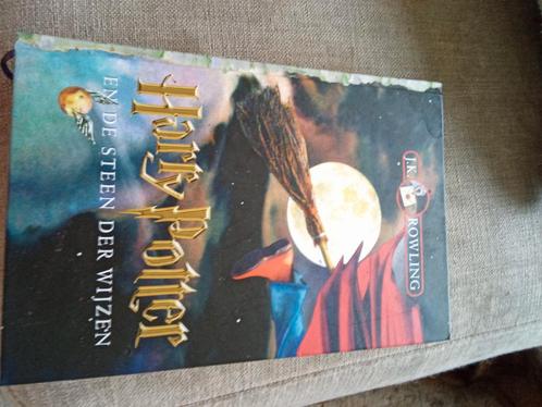 J.K. Rowling - Harry Potter en de steen der wijzen, Boeken, Kinderboeken | Jeugd | 10 tot 12 jaar, Zo goed als nieuw, Ophalen of Verzenden