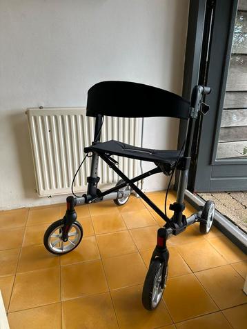 Quava lichtgewicht rollator – inklapbaar, met zitje & tas beschikbaar voor biedingen