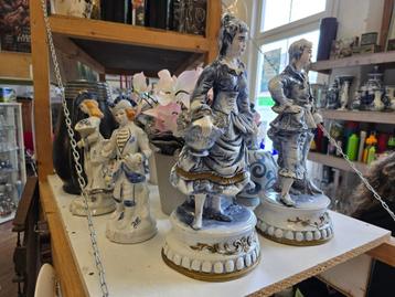 Porseleinen beelden beschikbaar voor biedingen