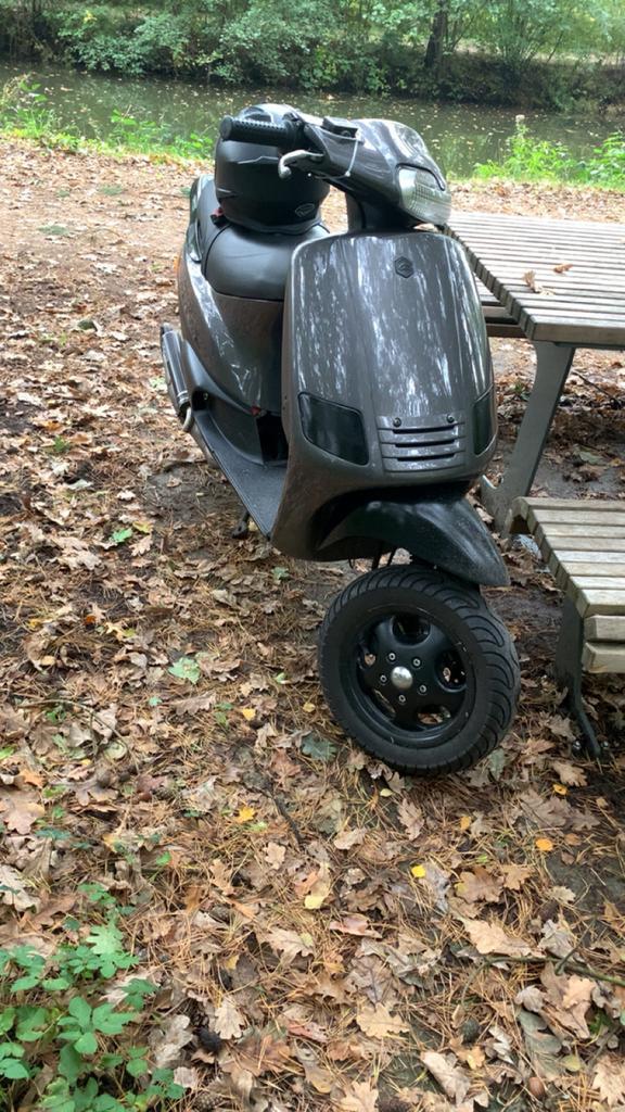 Piaggio zip type 3 liefst ruilen, Fietsen en Brommers, Scooters | Piaggio, Zo goed als nieuw, Zip, Tweetakt, Ophalen of Verzenden