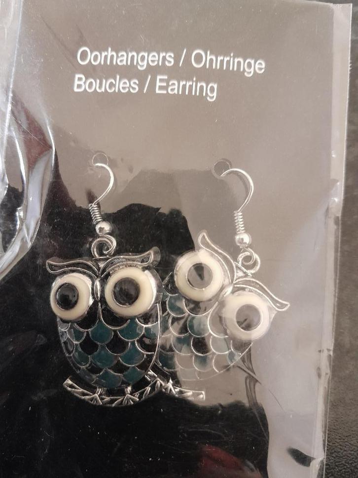 1 paar nieuwe oorbellen UIL, Sieraden, Tassen en Uiterlijk, Oorbellen, Nieuw, Hangers, Overige materialen, Ophalen of Verzenden
