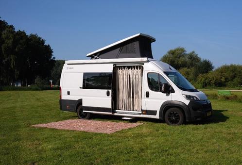 Luxe buscamper L4H2 met slaaphefdak, 4P, EURO6, 63K km, 2022, Caravans en Kamperen, Campers, Particulier, tot en met 4, Buscamper of Camperbus