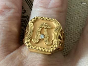 Vintage bewerkt gouden ring 22 kar. 916 , letter A Diamant beschikbaar voor biedingen