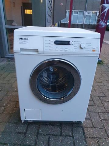 Miele wasmachine Bezorging mogelijk beschikbaar voor biedingen