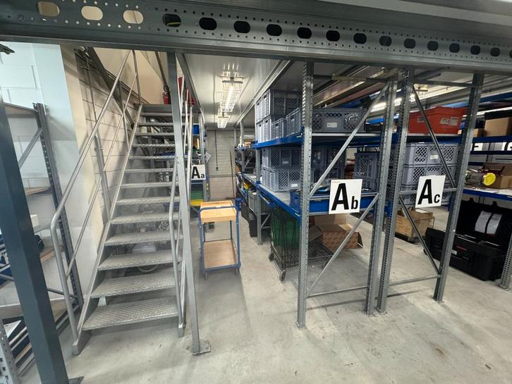 Grote entresolvloer, verdiepingsvloer & trap, leuning, Huis en Inrichting, Kasten | Stellingkasten, Zo goed als nieuw, Ophalen