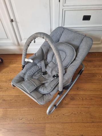 Wipstoeltje met newborn inlegger en speelboog (Prenatal) beschikbaar voor biedingen