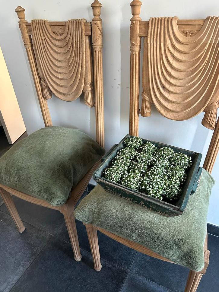 Twee prachtige blank houten stoelen, Antiek en Kunst, Antiek | Meubels | Stoelen en Banken, Ophalen