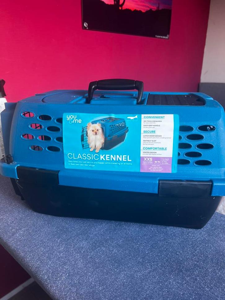 Transport box / kennel voor kleine hond of kat, Dieren en Toebehoren, Transportboxen, Zo goed als nieuw, Ophalen