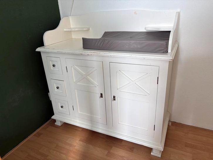 Commode en Ledikant, Kinderen en Baby's, Kinderkamer | Complete kinderkamers, Zo goed als nieuw, Jongetje of Meisje, Ophalen