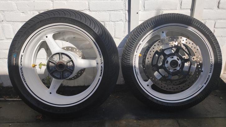 Honda fireblade sc59 wielen met schijven en raintyres, Motoren, Onderdelen | Honda, Ophalen of Verzenden