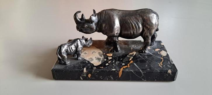 WWF Zwarte Neushoorn met Jong Verzilverd, Antiek en Kunst, Kunst | Beelden en Houtsnijwerken, Ophalen of Verzenden