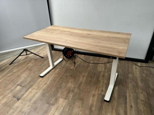 Elektrisch zit sta bureau Markant Matrix Click wit, Huis en Inrichting, Bureaus, Nieuw, Elektrisch, Ophalen