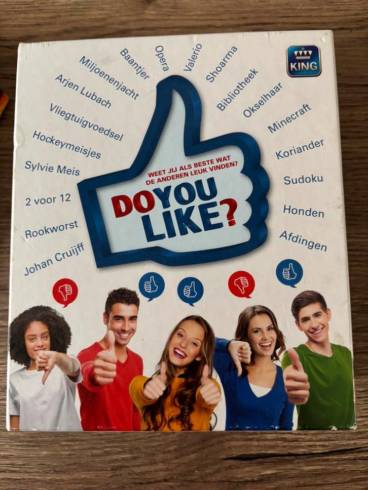 Do You Like? - King - Partyspel - Inschattingsspel, Hobby en Vrije tijd, Gezelschapsspellen | Bordspellen, Gebruikt, Vijf spelers of meer