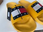 Nieuwe Tommy Hilfiger slippers 43, Kleding | Heren, Schoenen, Ophalen of Verzenden, Zo goed als nieuw