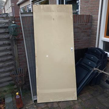 Stompe deur 4cm x 83cm x 200cm beschikbaar voor biedingen