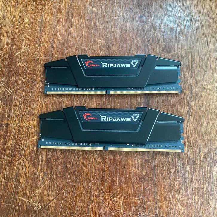 G.SKILL Ripjaws V 16GB Kit (2x8GB) DDR4 3200 CL16, Computers en Software, RAM geheugen, Zo goed als nieuw, Desktop, 16 GB, DDR4