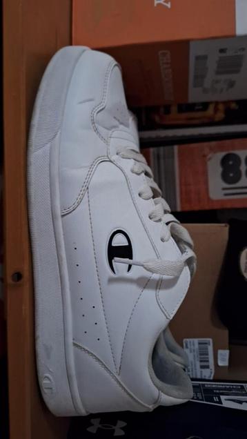 Witte heren schoenen maat 45 beschikbaar voor biedingen