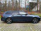 Volvo V90 2.0 T8 AWD R-Design Pano l 360 l H&K, Auto's, Volvo, Euro 6, 4 cilinders, Blauw, Plug-in hybride