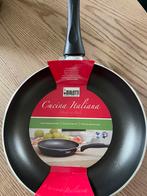 Koekenpan Cucina Italiana Bialetti 24 cm, Ophalen of Verzenden, Nieuw, Koekenpan of Braadpan, Keramische plaat
