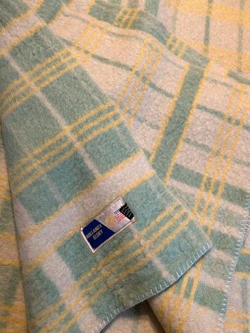 Wollen deken beschikbaar voor biedingen