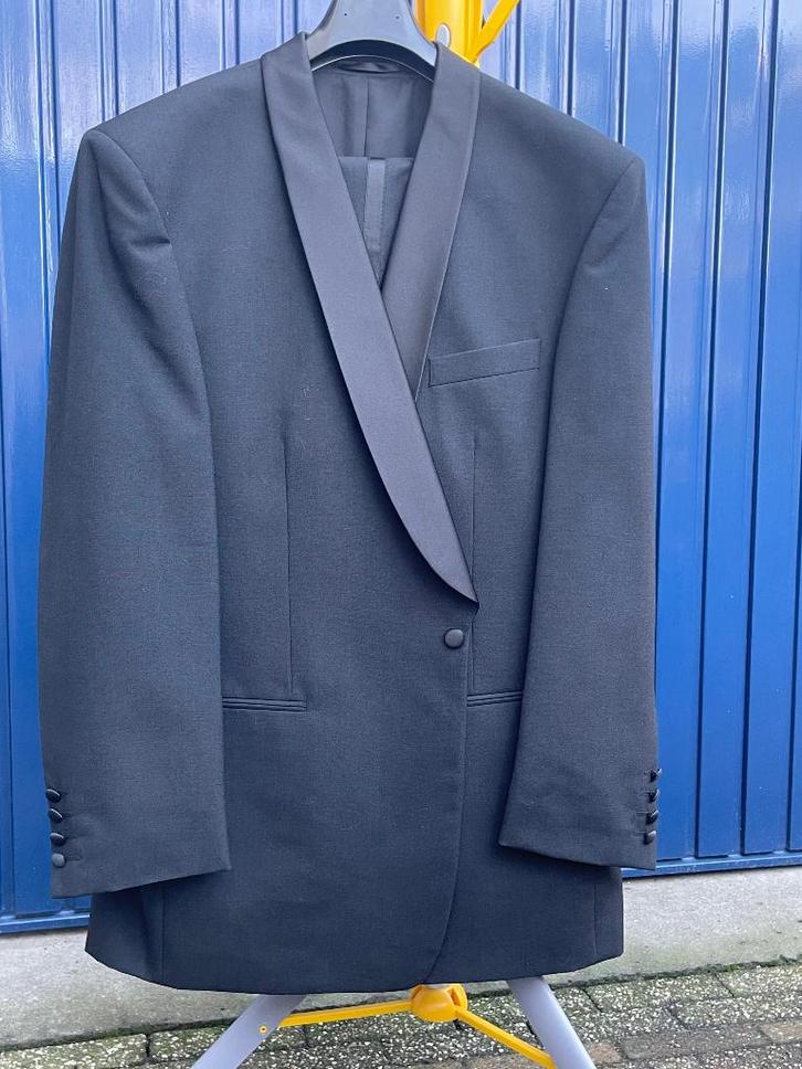 Smoking, Kleding | Heren, Kostuums en Colberts, Zo goed als nieuw, Maat 56/58 (XL), Zwart, Ophalen of Verzenden