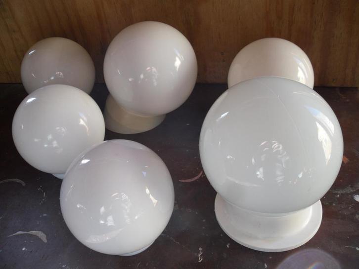 Plafoniere / wandlamp schroefkogel glazen bol, Huis en Inrichting, Lampen | Plafondlampen, Zo goed als nieuw, Glas, Kunststof