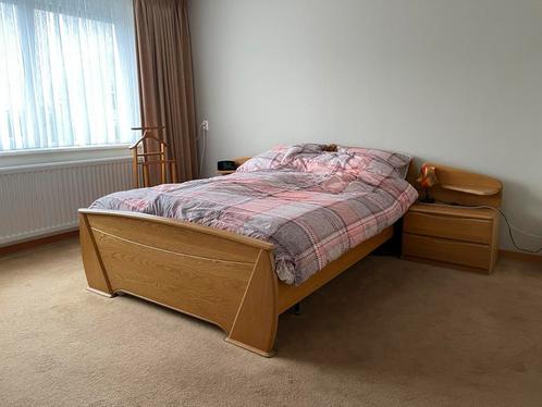 Volledig eiken bed met elektrisch verstelbare lattenbodem, Huis en Inrichting, Slaapkamer | Bedden, Gebruikt, Tweepersoons, 140 cm