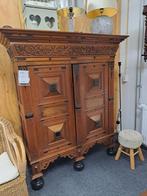 Kast met houtsnijwerk, Ophalen