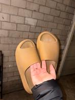 Yeezy slide, Kleding | Heren, Schoenen, Ophalen of Verzenden, Zo goed als nieuw