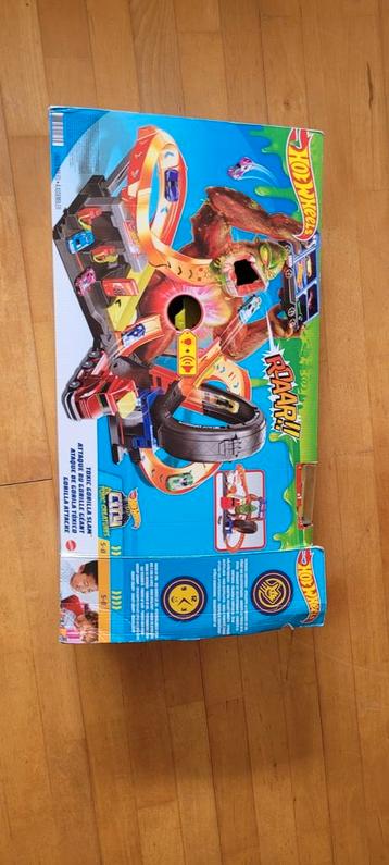 Hot Wheels giftige gorilla aanval speelset

 beschikbaar voor biedingen