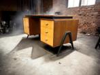 vintage tweezijdige bureau / schrijftafel Alfred Hendrix, Antiek en Kunst, Ophalen