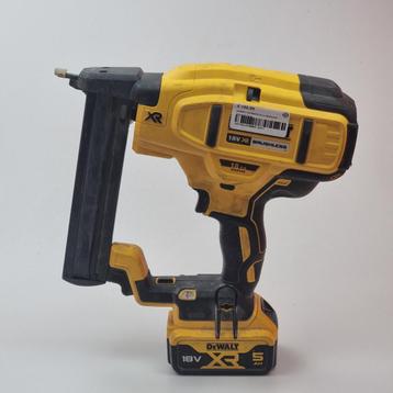 DeWALT DCN681N Accu Niettacker Inclusief Accu beschikbaar voor biedingen