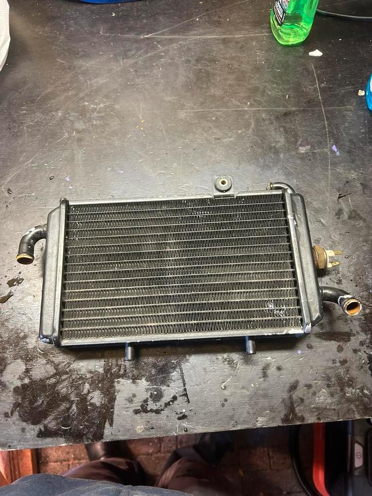 Hexagon Radiateur, Fietsen en Brommers, Brommeronderdelen | Scooters, Zo goed als nieuw, Piaggio, Overige typen, Ophalen of Verzenden