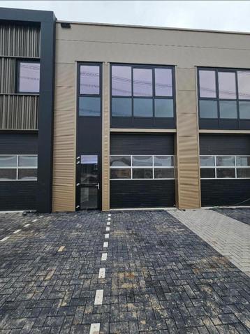 Te Huur Bedrijfspand Heinenoord (Rotterdam) 132m² Loods Nieu beschikbaar voor biedingen