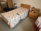 verstelbaar breed 1-persoons bed met nachtkastje, Ophalen, 90 cm, Eenpersoons, Bruin