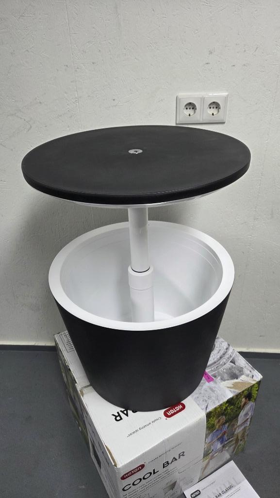 821-202520: Keter Coolbar Partytafel - 49,5x49,5x57cm-84.5cm, Tuin en Terras, Overige Tuin en Terras, Nieuw, Ophalen of Verzenden